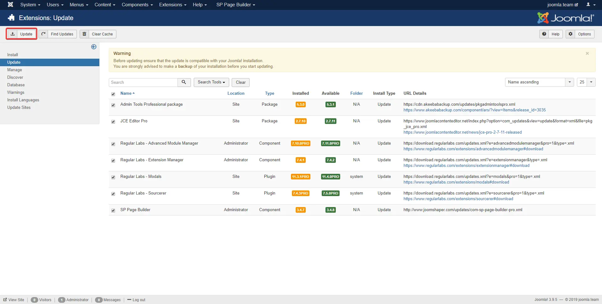 Das Bild zeigt, wo sich die Schaltfläche "Aktualisieren" für Erweiterungen im Joomla-Administrator befindet.